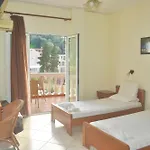 House Letta In A Very Quiet Location In Agios Gordios Beach, Corfu Lejlighed