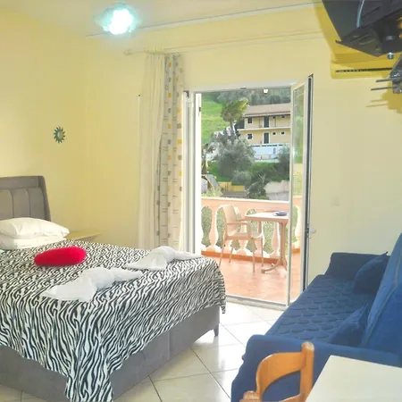 House Letta In A Very Quiet Location In Agios Gordios Beach, Corfu Lejlighed