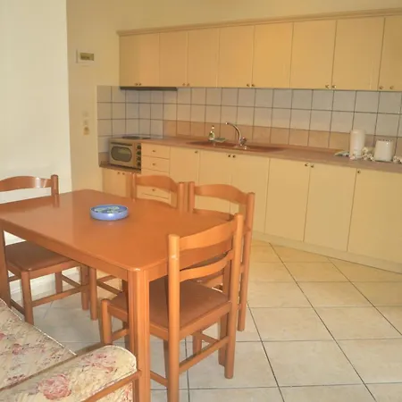 House Letta In A Very Quiet Location In Agios Gordios Beach, Corfu *