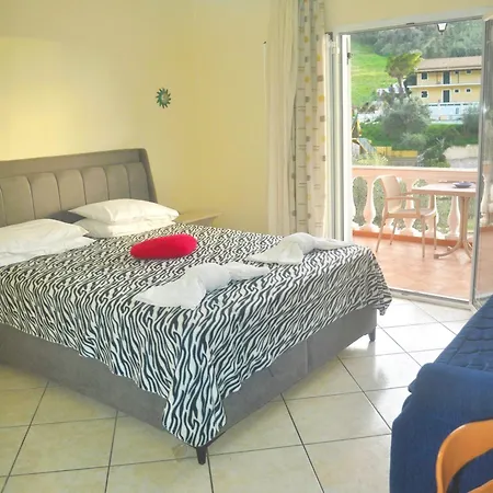 House Letta In A Very Quiet Location In Agios Gordios Beach, Corfu Appartement *