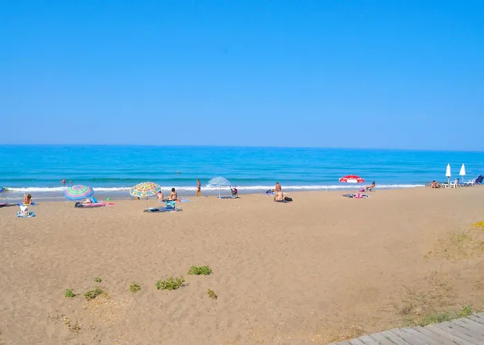 House Letta In A Very Quiet Location In Agios Gordios Beach, Corfu